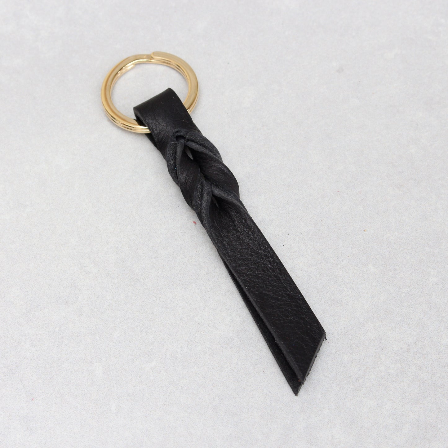 Twist Keyring -Black Tumblegrain