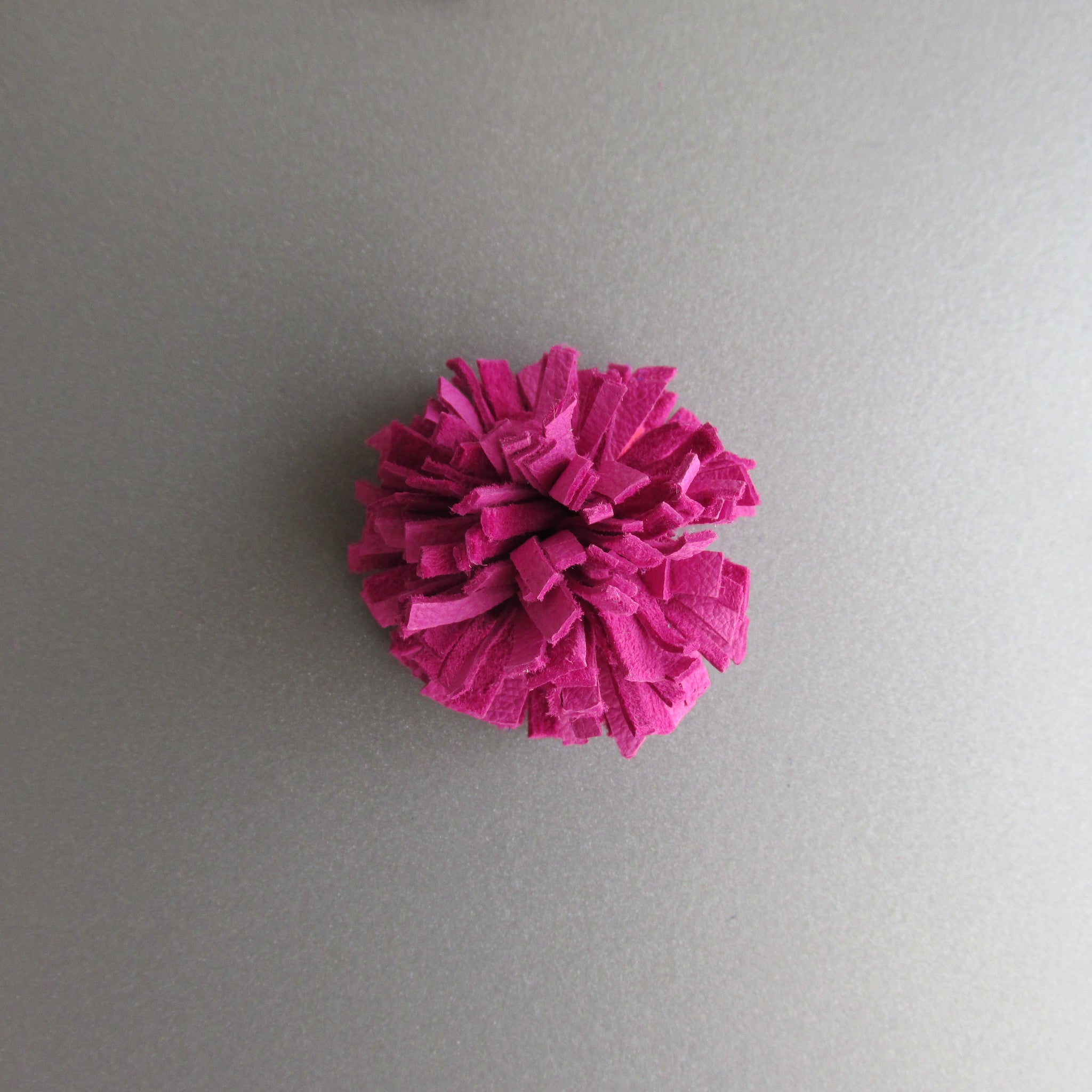 Pompom Magnet - Hot Pink