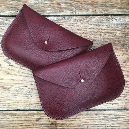 Kingsbury Pouch - Burgundy Tumblegrain