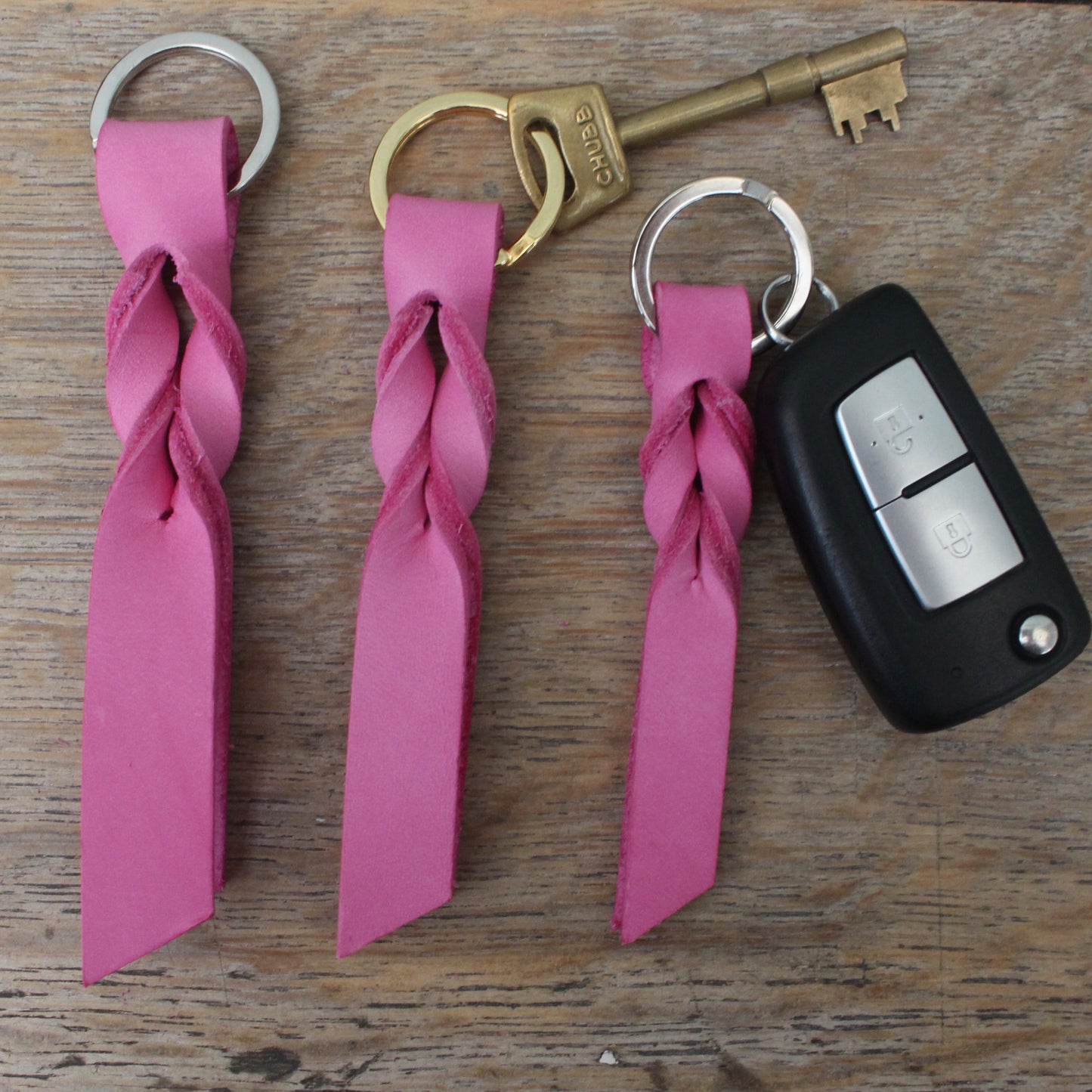 Twist Keyring - Hot Pink