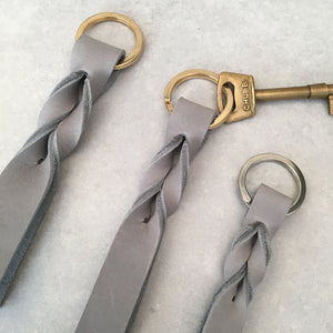 Twist Keyring - Grey