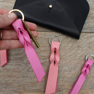 Twist Keyring - Hot Pink